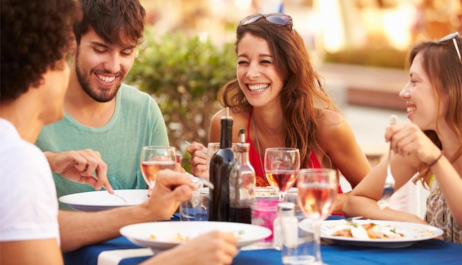 Destination Pages - Nordics and Benelux, UK and Ireland - Friends eating