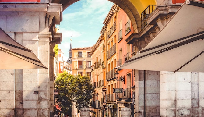 Destination Pages - Southern Europe and Mediterranean - MADRID UNSPLASH