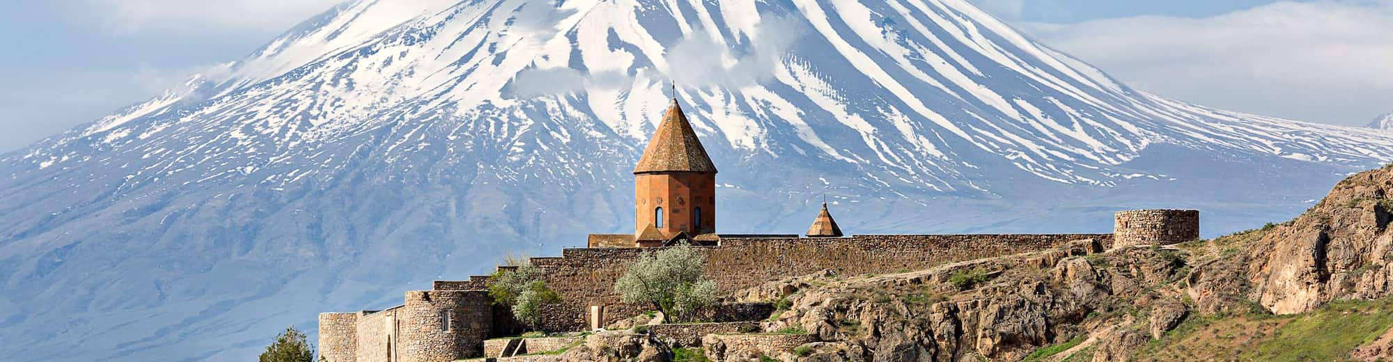 Pagine sulla destinazione - Monti e castello in Armenia
