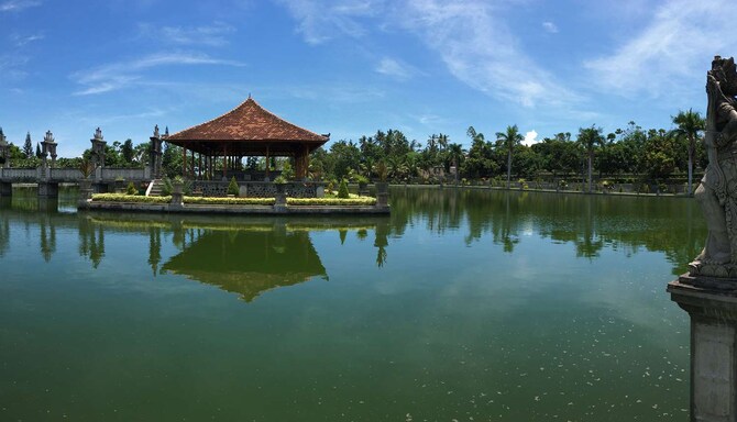 صفحات الوجهة، معبد في بالي