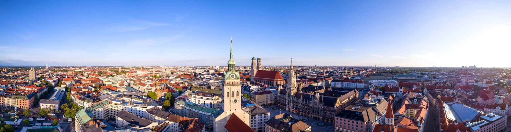 Destinationssider - luftfoto med udsigt fra tagterrasse, München