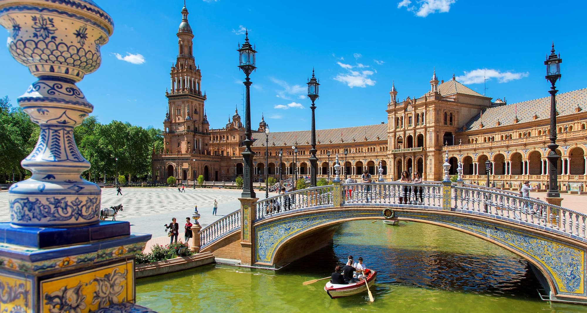 Reisemålssider – Plaza de España i Sevilla