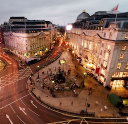 Destination Pages - Piccadilly Circus, London, United Kingdom