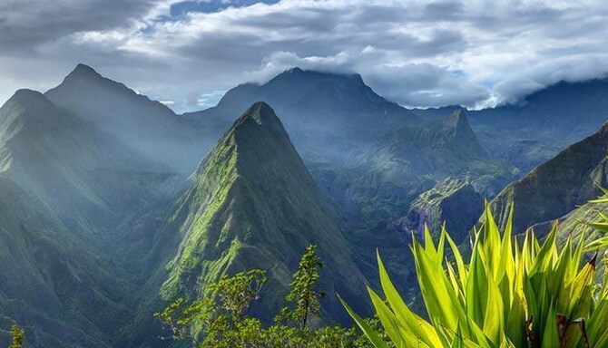 Destination Pages Louvre - Southern Europe and Mediterranean - ICE LA REUNION FRANCE GT DESKTOP