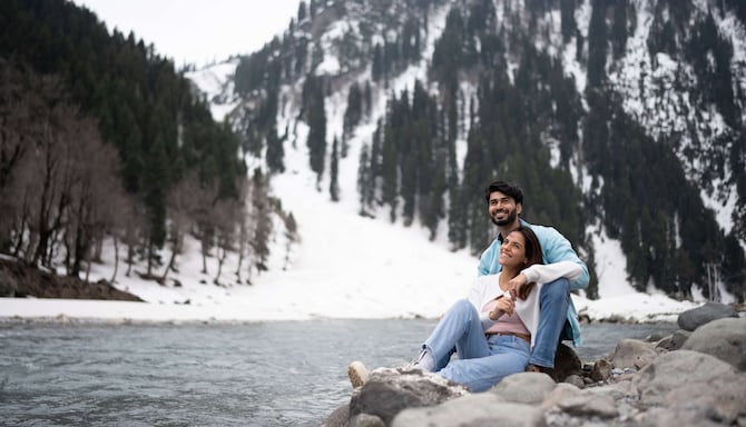 Where love meets the breathtaking beauty of Sonamarg’s snow-clad peaks