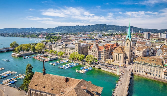 Matkakohdesivut - Ilmasta kuvattu kaupunki- ja satamanäkymä, Zürich