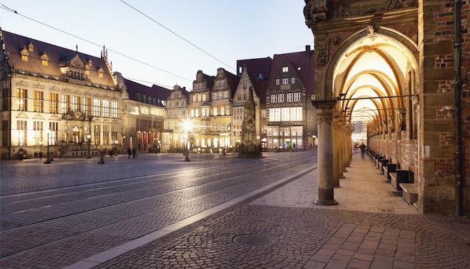 Blog images - 2025 VOL 2 - Guided Tours at Town Hall in Bremen