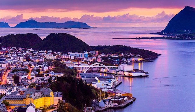 Blog images - 2025 VOL 2 - Exploring Bergen nightclubs