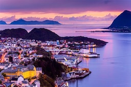 Blog images - 2025 VOL 2 - Exploring Bergen nightclubs
