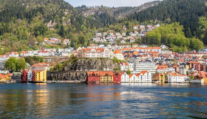 Blog images - 2025 VOL 2 - Exploring the wonders of Hardangerfjord