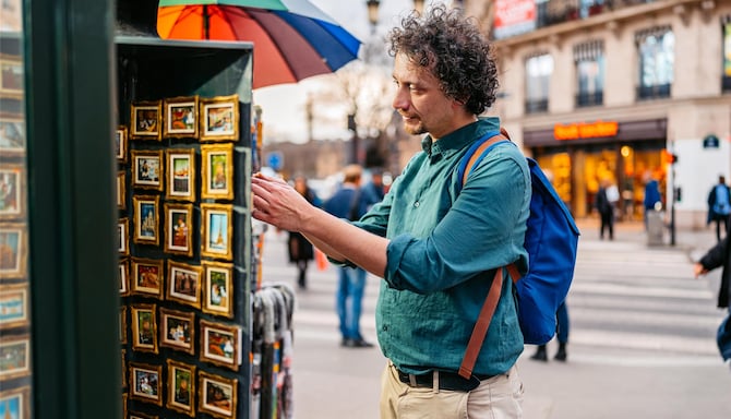 Blog images - 2025 VOL 2 - Street Market In Paris In France