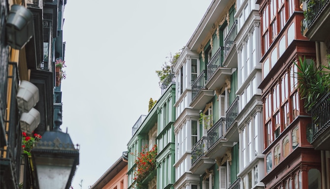 Blog images - 2025 VOL 2 - Attractions near Plaza Nueva