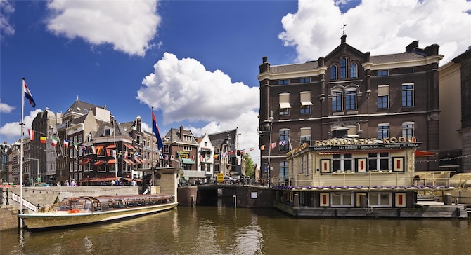 Blog images - 2025 VOL 2 - Amsterdam museums art culture Oude Turfmarkt and Binnen Amstel canal