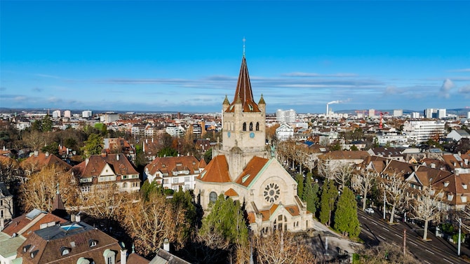 Blog images - 2025 VOL 2 - Navigating your way to Tinguely Museum