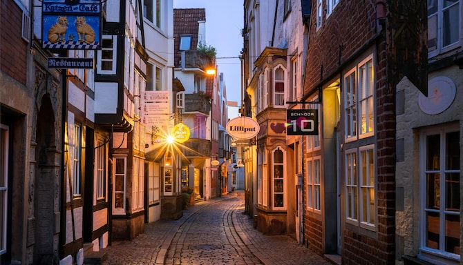 Blog images - 2025 VOL 2 - Exploring the Schnoor District