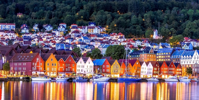 Blog images - 2025 VOL 2 - Historic houses in Bergen