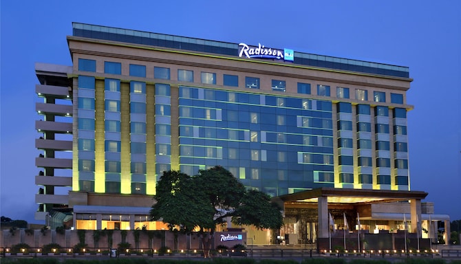 Blog images - 2025 VOL 2 - Radisson Blu Hotel Jaipu exterior