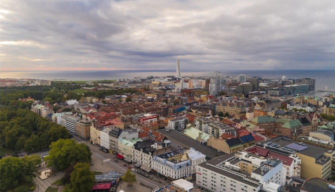 Blog images - 2025 VOL 3 - The Genius Behind Turning Torso Architecture