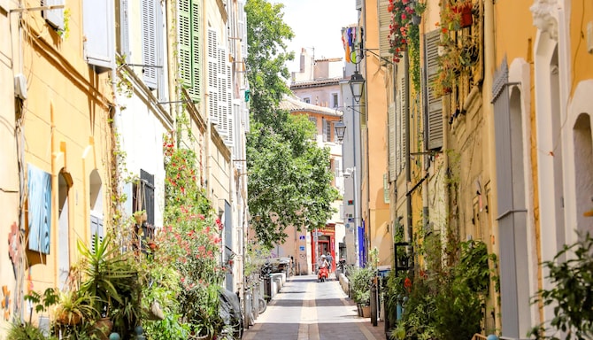 Blog images - 2025 VOL 3 - Le Panier District s Hidden Charm