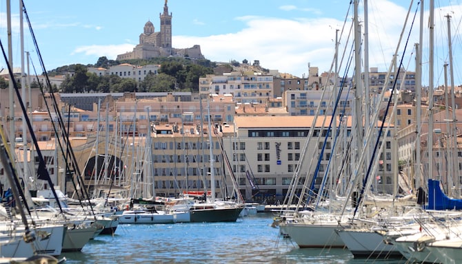 Blog images - 2025 VOL 3 - Where to Stay Near Old Port Marseille