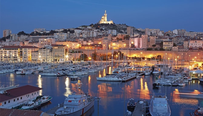 Blog images - 2025 VOL 3 - Restaurants in Old Port