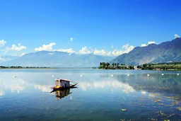 Blog images - 2025 VOL 3 - Discover the Magic of Dal Lake