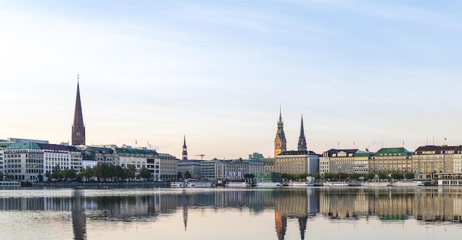 [DO NOT USE OR REMOVE] Blog images - 2025 VOL 3 - Canals of the historic district