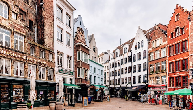 [DO NOT USE OR REMOVE] Blog images - 2025 VOL 3 - nightlife in Antwerp