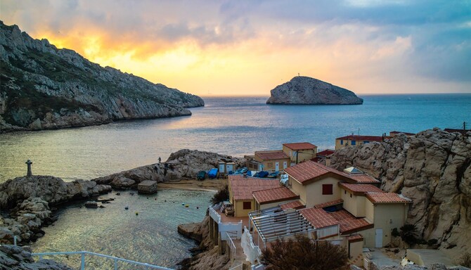 Blog images - 2025 VOL 3 - Rooftop Bars Marseille
