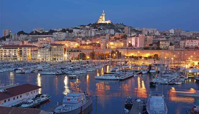 Blog images - 2025 VOL 3 - Restaurants in Old Port