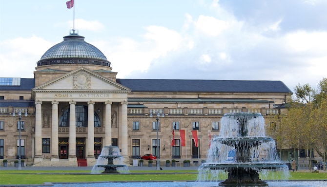 Blog images - 2025 VOL 3 - Explore Wiesbaden Shopping Street Wonders