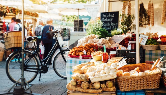 Blog images - 2025 VOL 3 - Discovering Flavors at Viktualienmarkt Market