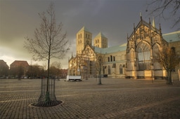 Blog images - 2025 VOL 3 - Discover the Charm of M nster Castle