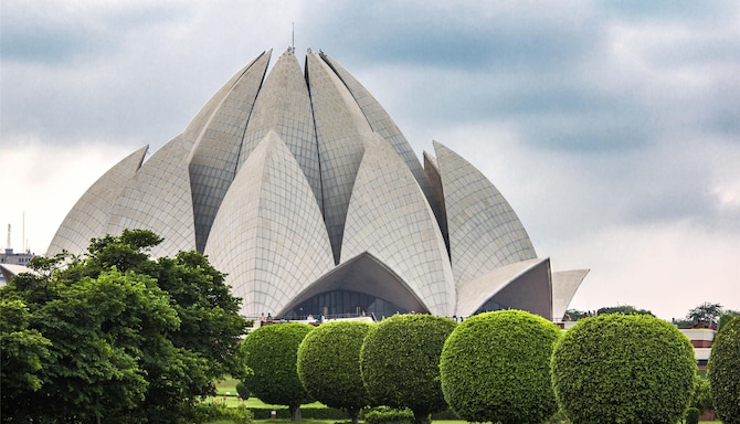 Blog images - 2025 VOL 3 - Unveiling the Lotus Temple New Delhi history
