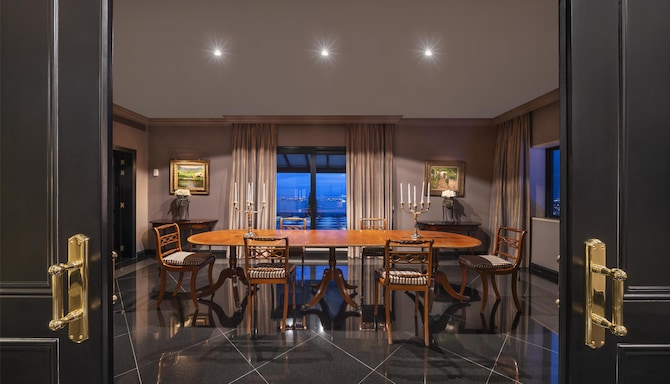 Dom Pedro Lisboa Hotel, a member of Radisson Individuals - Presidential Suite - Panoramic View Dining Room