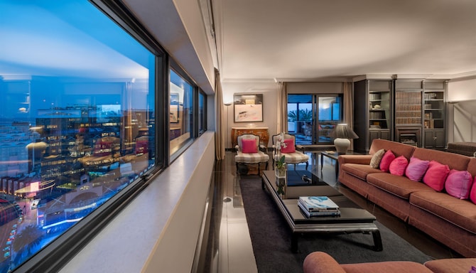 Dom Pedro Lisboa Hotel, a member of Radisson Individuals - Presidential Suite Living Room
