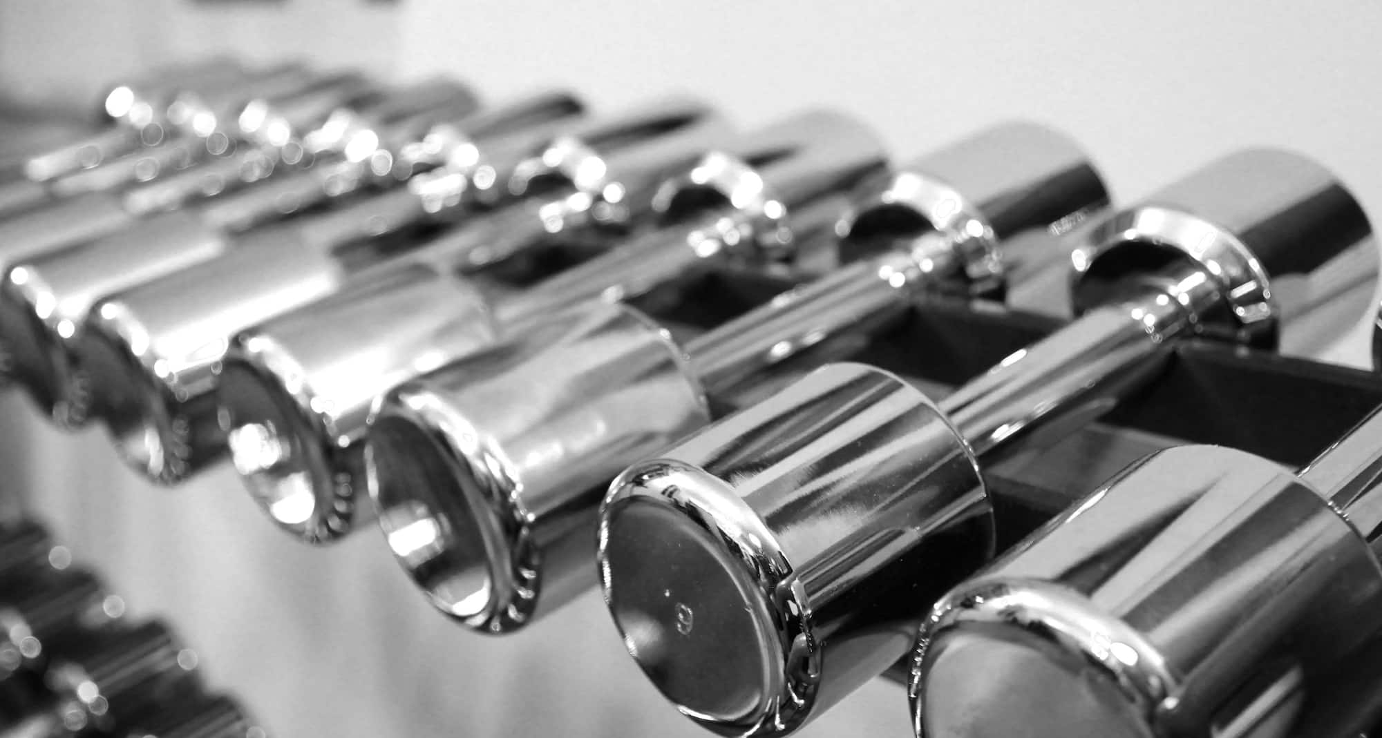 مركز اللياقة البدنية والعناية بالصحة وسبا - صالة ألعاب رياضية - أوزان حرة