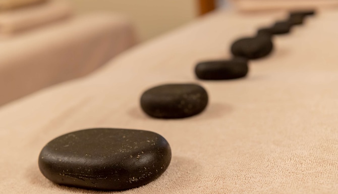 Fitness, Wellness & Spa - Spa treatment - hot stone massage