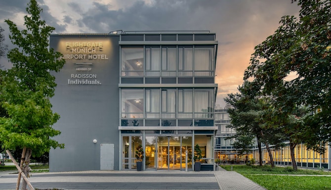 Flightgate Munich Airport Hotel, a member of Radisson Individuals - Exterior