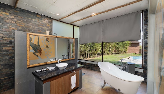 Gaj Resort, a member of Radisson Individuals Retreats - Executive Room -  Bathroom