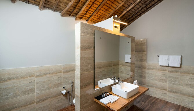 Gaj Resort, a member of Radisson Individuals Retreats - Deluxe Room  - Bathroom