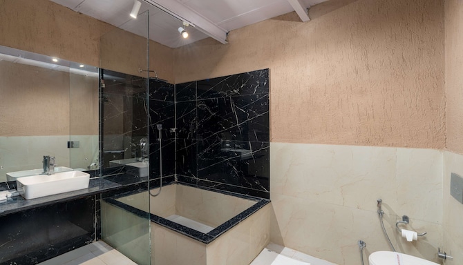 Gaj Resort, a member of Radisson Individuals Retreats - Deluxe Room  - Bathroom