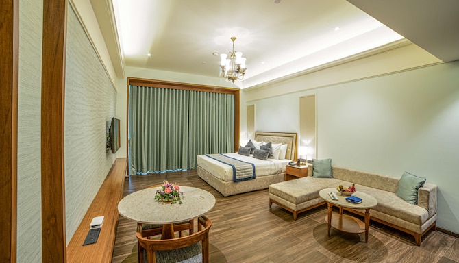 Gift City Club, a member of Radisson Individuals - Executive Room with pool view