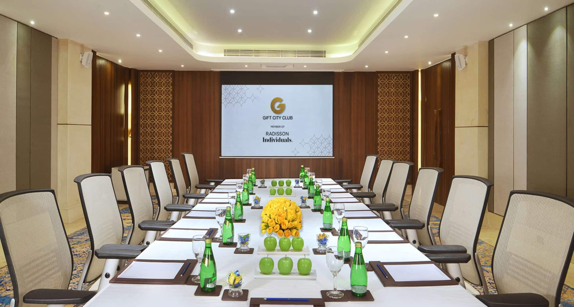 Gift City Club, a member of Radisson Individuals - Meeting room Boardroom set-up