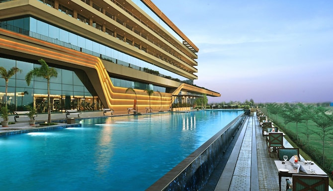 Gift City Club, a member of Radisson Individuals - Pool
