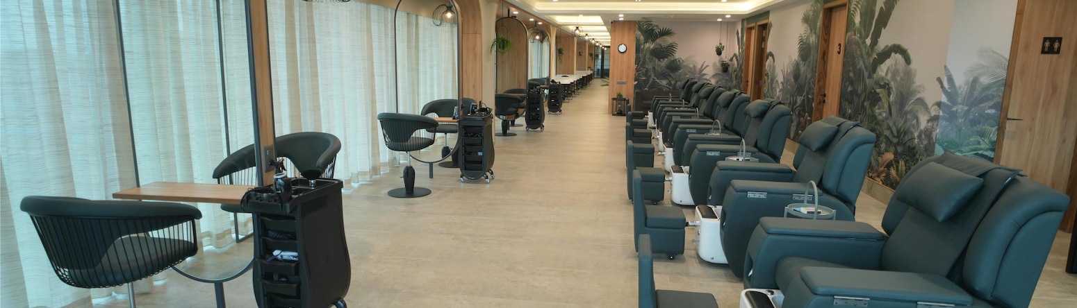 Gift City Club, a member of Radisson Individuals - Wellness Centre - Saloon
