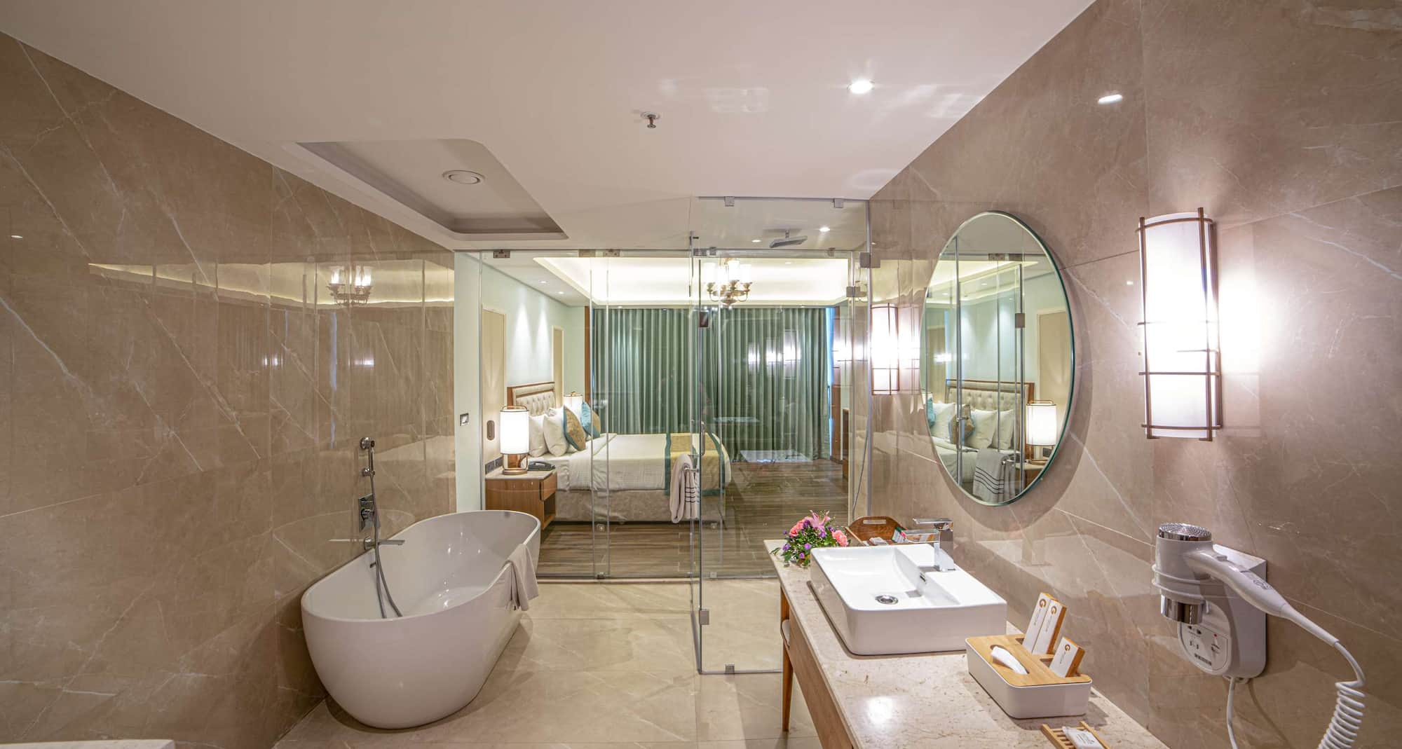 Gift City Club, a member of Radisson Individuals - Suite bathroom