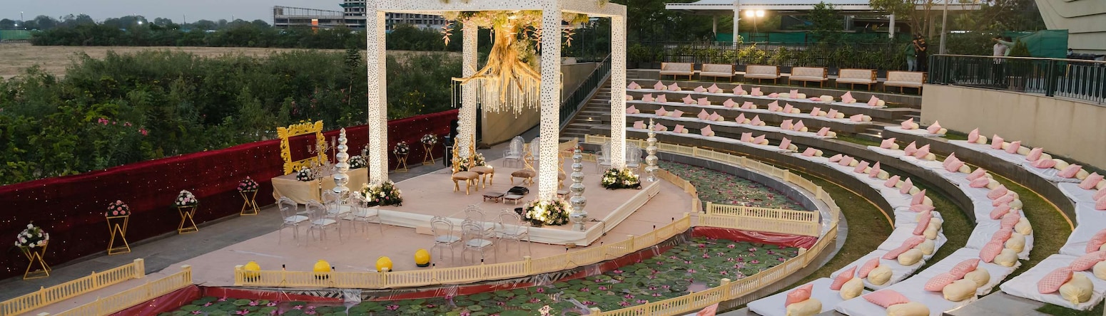 Gift City Club, a member of Radisson Individuals - Wedding - Amphitheatre 1