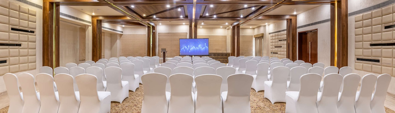 Glenview Resort Kasauli, a member of Radisson Individuals - The Grande Hall