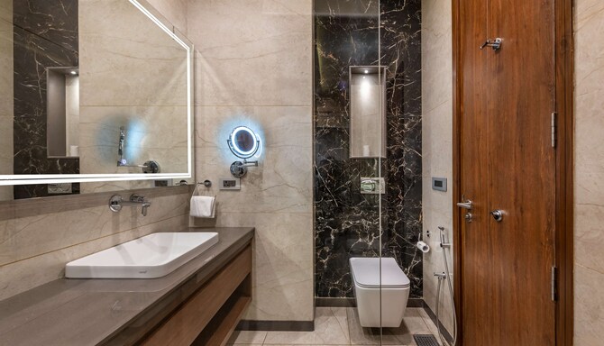 Glenview Resort Kasauli, a member of Radisson Individuals - Executive Room with valley view bathroom